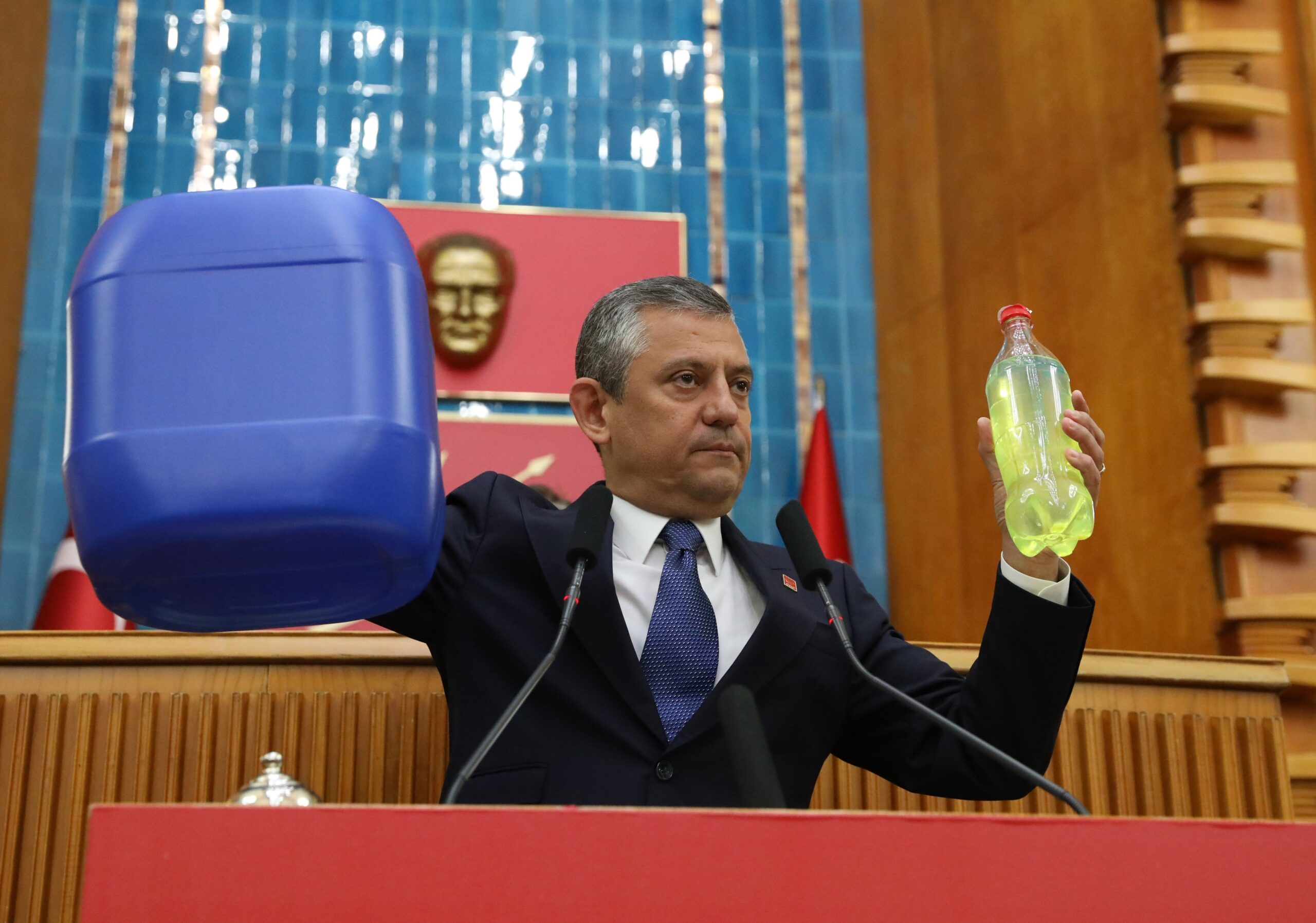 Özgür Özel uluslararası gelişmeler
